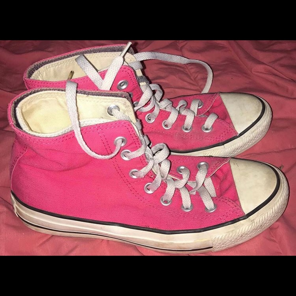 Pink Converse - Picture 3 of 3